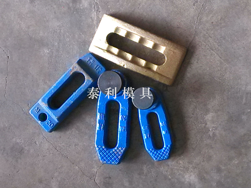 佛山市禅城区泰利模具五金配件批发行 专业压彩色板件与五金配件批发定制